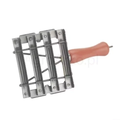 Zgrzebło metalowe 8-rzędowe 11x12,5 cm